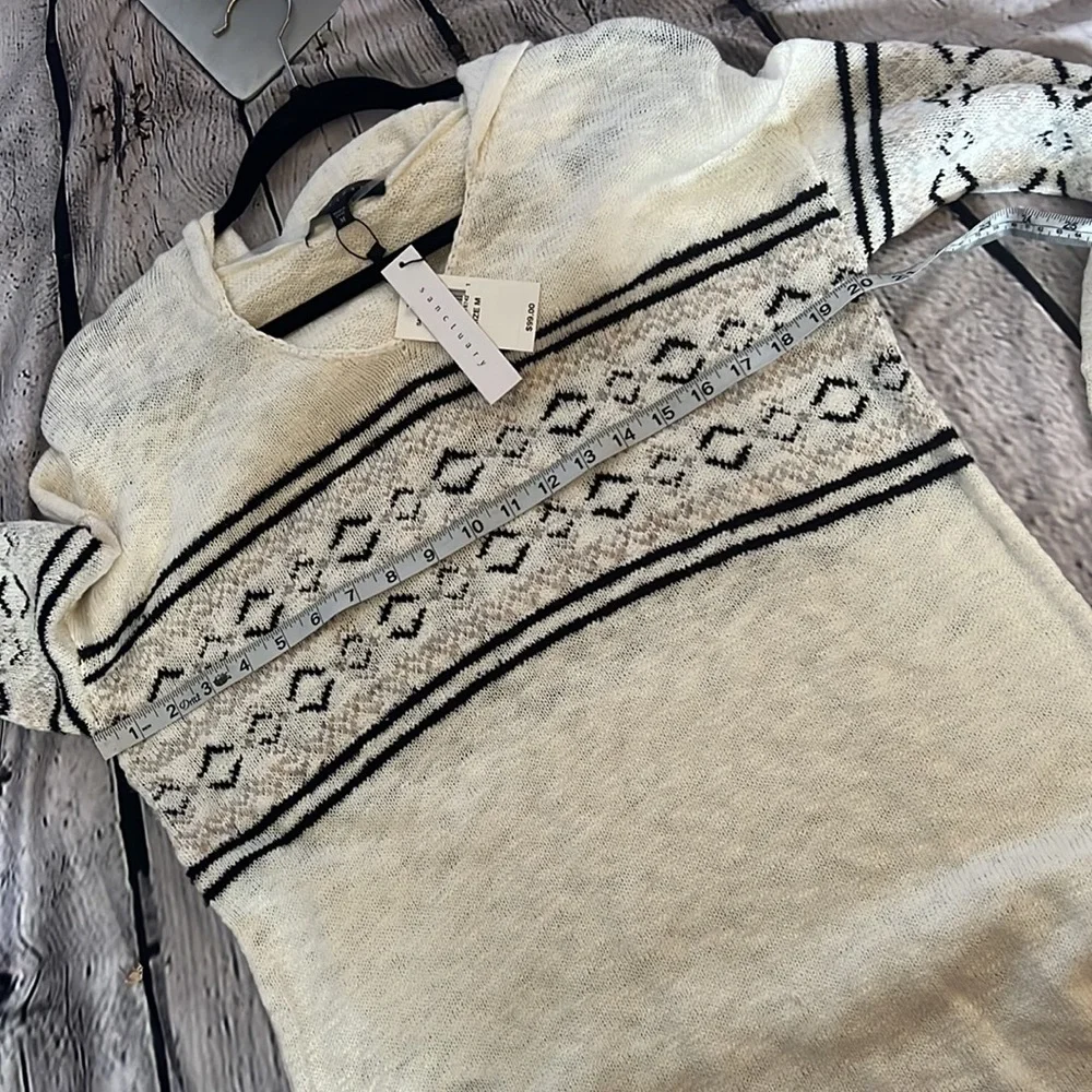 EMBROIDERED HOODED PULLOVER SWEATER